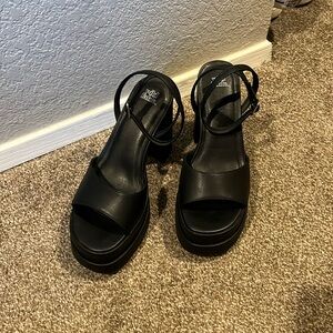 NWOT Wild Fable Platform Heels